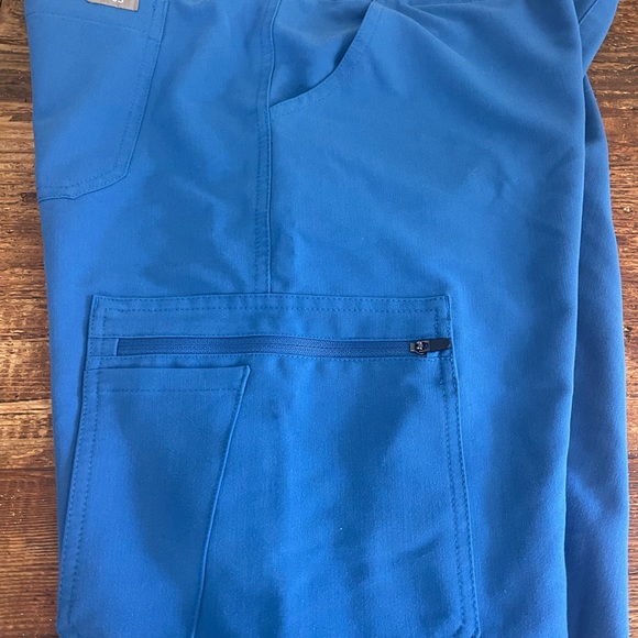 Blue figs technical collection like new pants - Picture 4 of 7